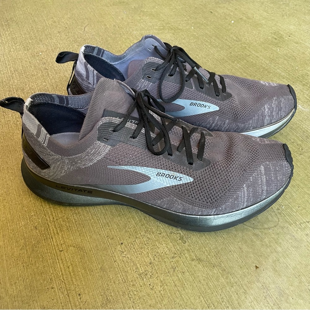 Brooks Men's Levitate 4